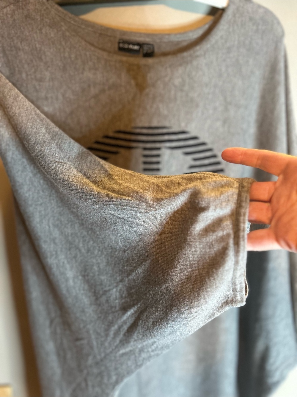 Tunic length sweater - Picture 7 of 10